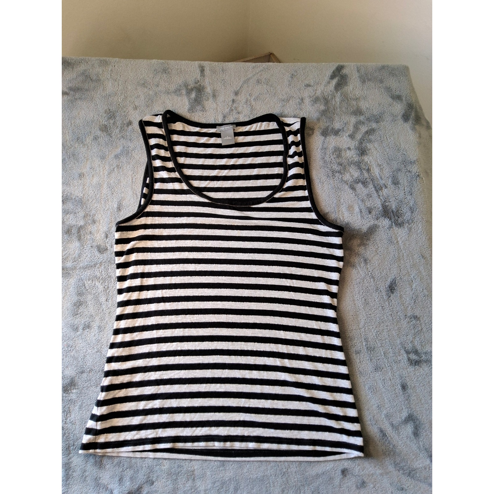 Ann Taylor Women Black White Striped Metallic Shimmer Scoop Neck Tank Top Large